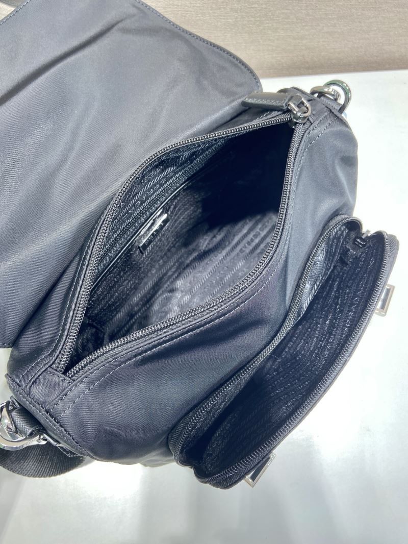 Pra*a waist chest packs